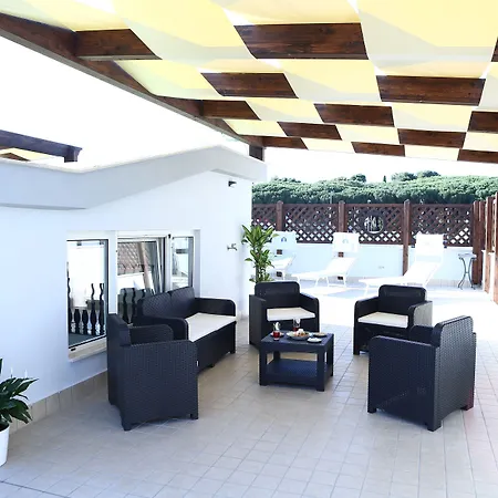 Magiola Apartment *