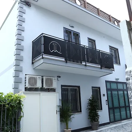 Magiola Apartment *
