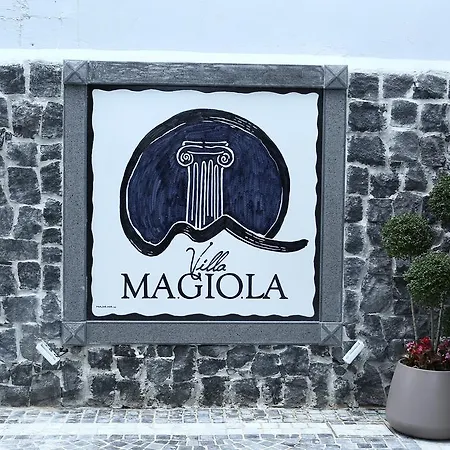 Magiola * بومبيي